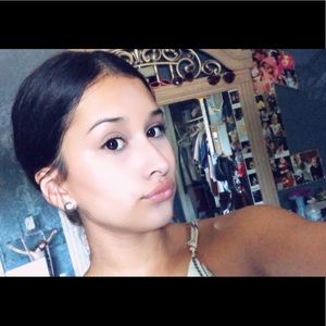 Meet your Posher, Adriana